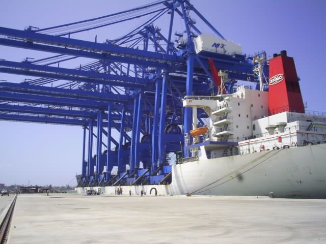 Grúas STS a la llegada a MIT Panamá, 2006